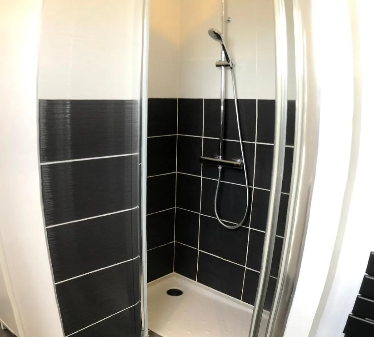 Grand Appartement Lumineux Avec Balcon 洛里昂 公寓
